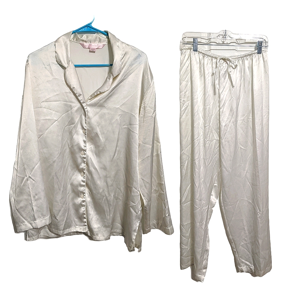 Victoria's Secret 2 Piece White Pajama Set Medium